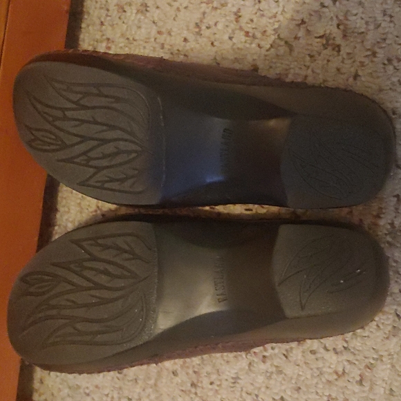 Eastland Clogs - Picture 2 of 3